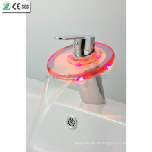 Runde Glas Wasserfall Farbe Wasserhahn LED Waschbecken Wasserhahn (QH0820F)